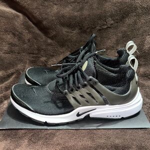 Nike Air Presto: Men's Black, White & Grey Sneakers